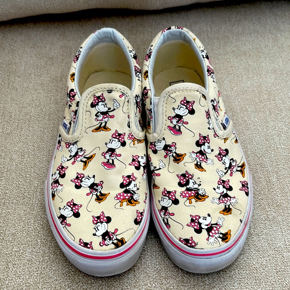 Minnie Mouse Disney vans size 3 girls